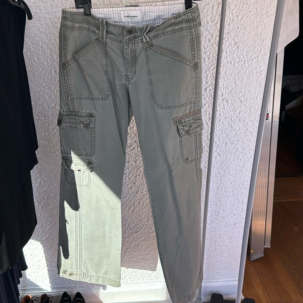 Abercrombie & Fitch bell bottoms size 6